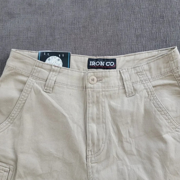 Iron Co Men's Stretch Cargo shorts Moves W/ You & Keeps Its Shape 32 waist - Picture 3 of 8